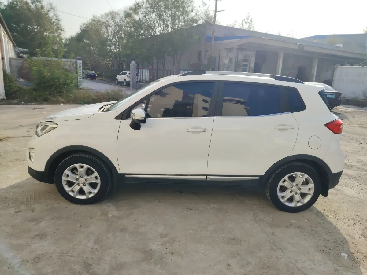 2016 ChangAn CS15 1.5L 107HP L4 5MT,autocango,china used car exporter,china ev exporter,chinese used car exporter,chinese used ev exporter