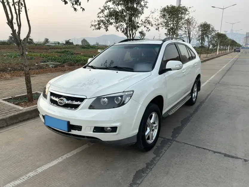 2013 BYD S6 2.4L 160HP L4 4AT