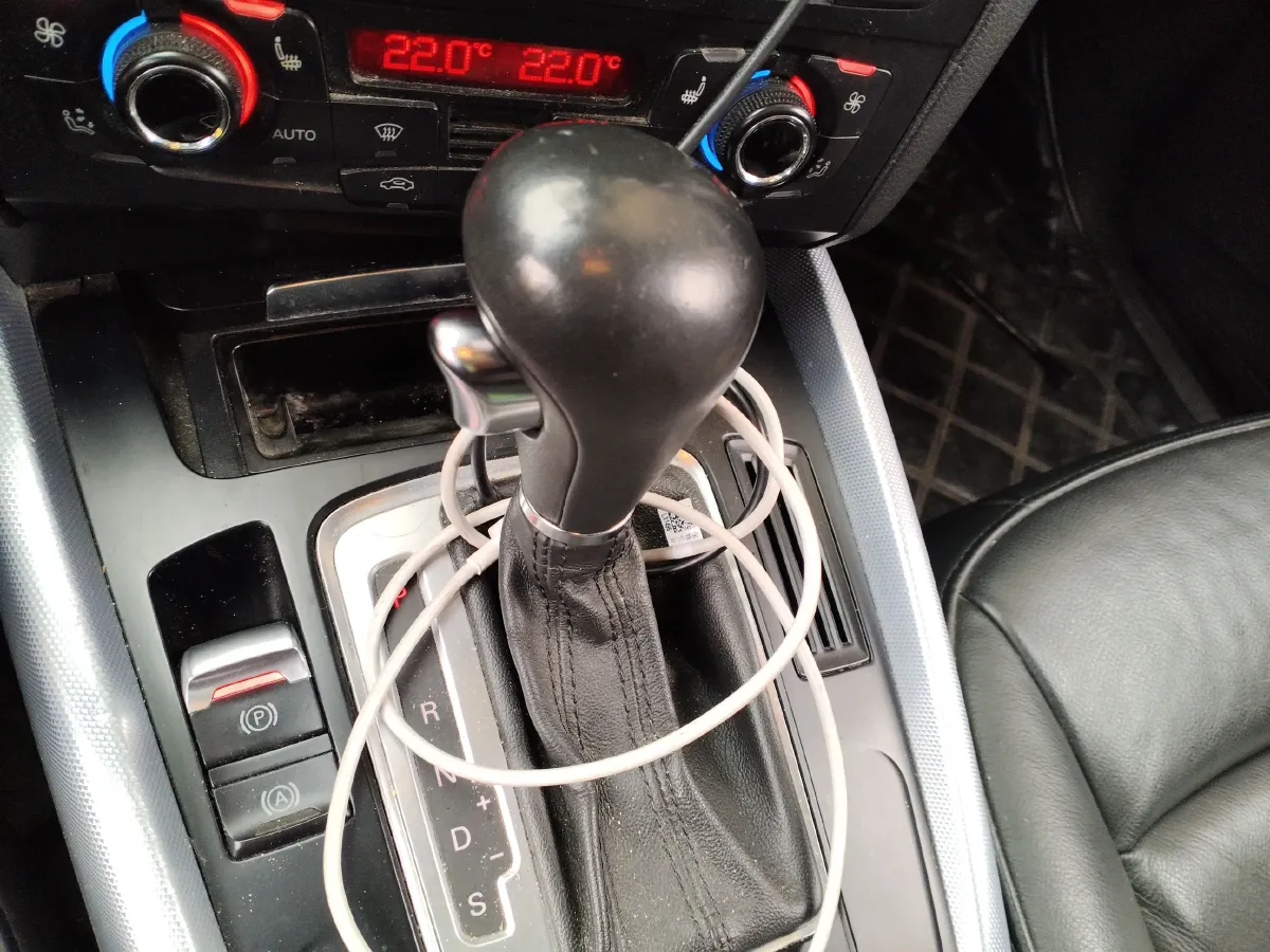 2010 Audi Q5 2.0T 211HP L4 7DCT,autocango,china used car exporter,china ev exporter,chinese used car exporter,chinese used ev exporter