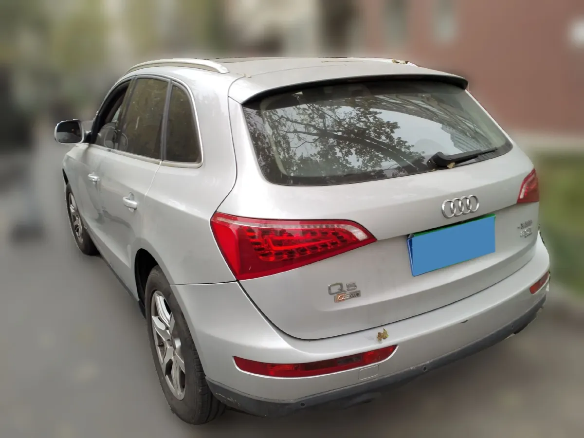 2010 Audi Q5 2.0T 211HP L4 7DCT,autocango,china used car exporter,china ev exporter,chinese used car exporter,chinese used ev exporter