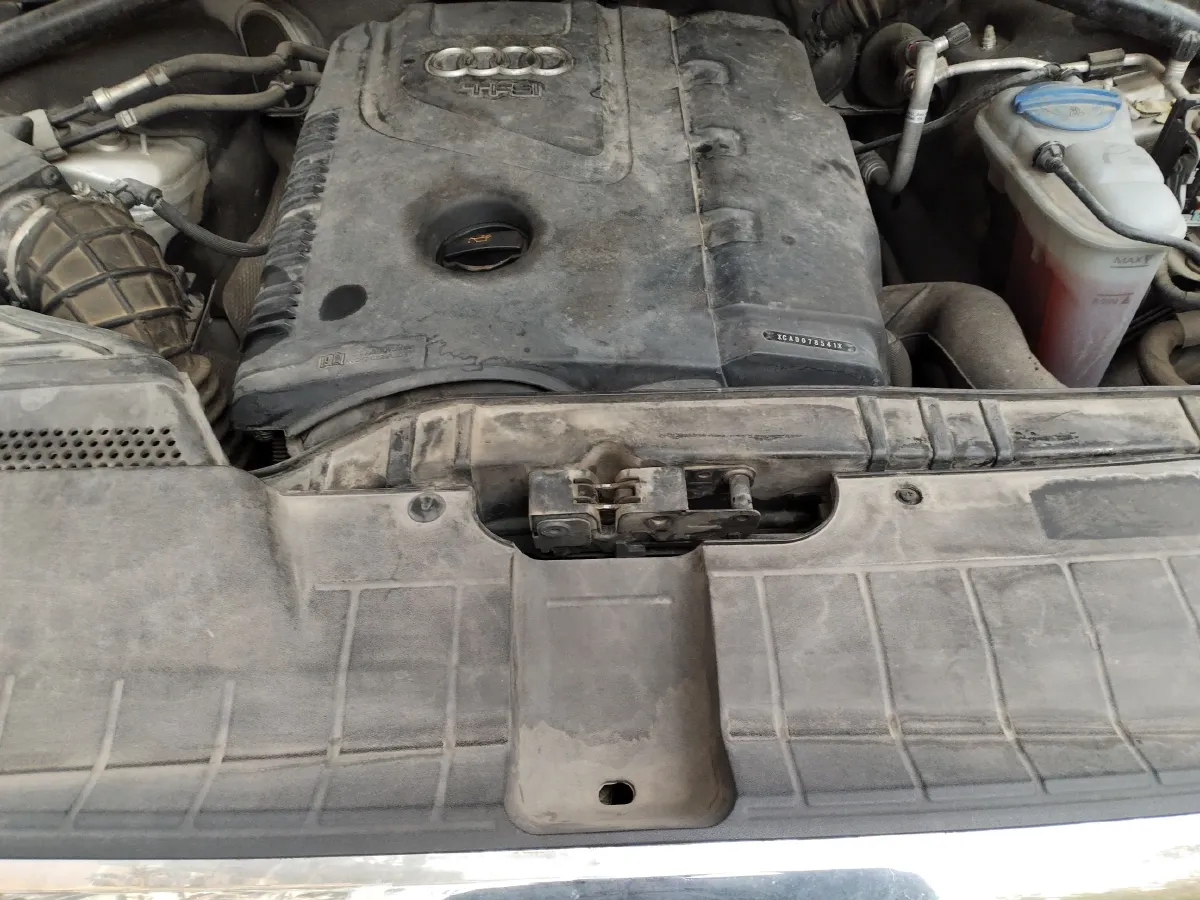 2010 Audi Q5 2.0T 211HP L4 7DCT,autocango,china used car exporter,china ev exporter,chinese used car exporter,chinese used ev exporter