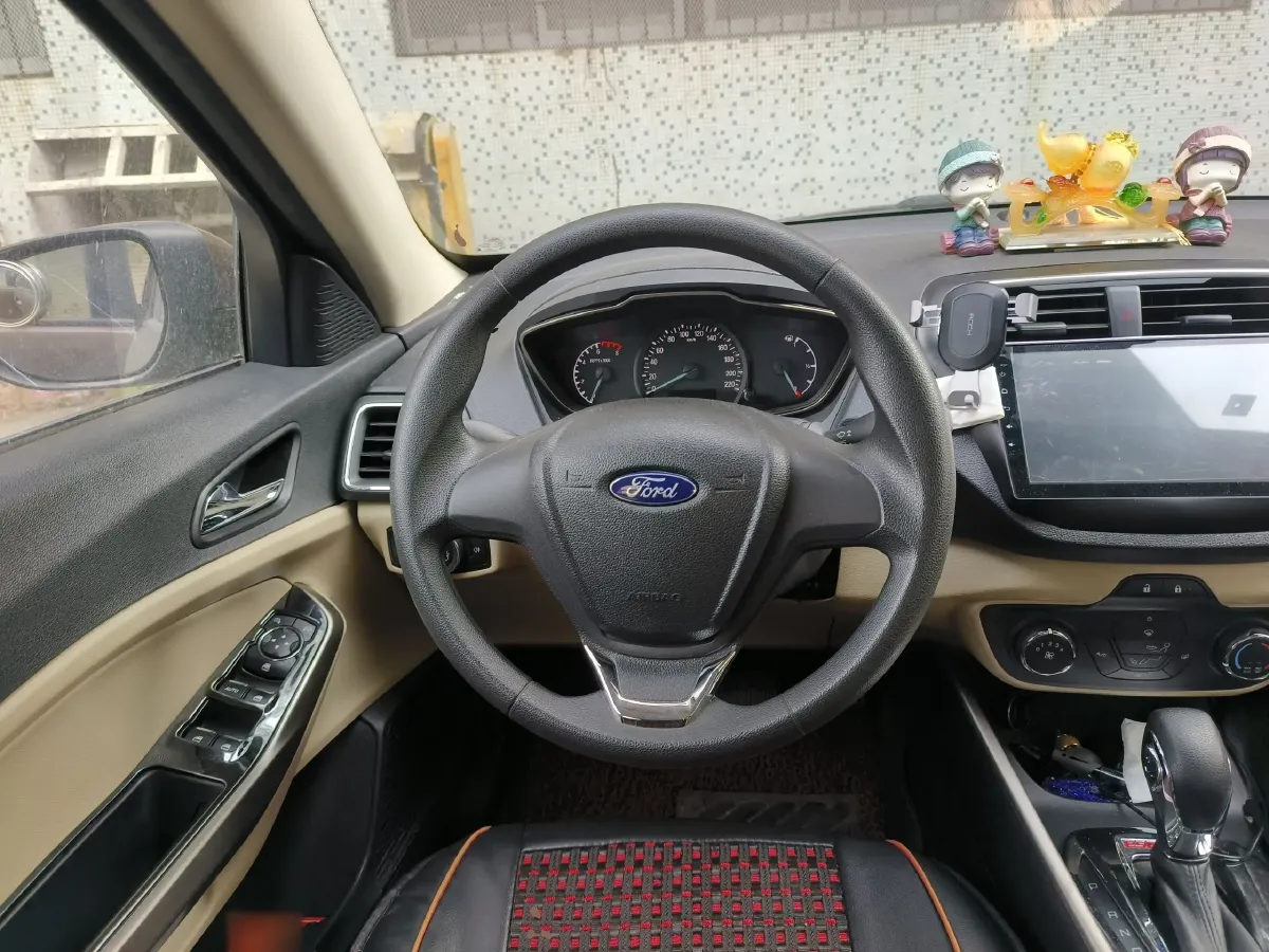 2017 Ford Escort 1.5L 113HP L4 6AT,autocango,china used car exporter,china ev exporter,chinese used car exporter,chinese used ev exporter