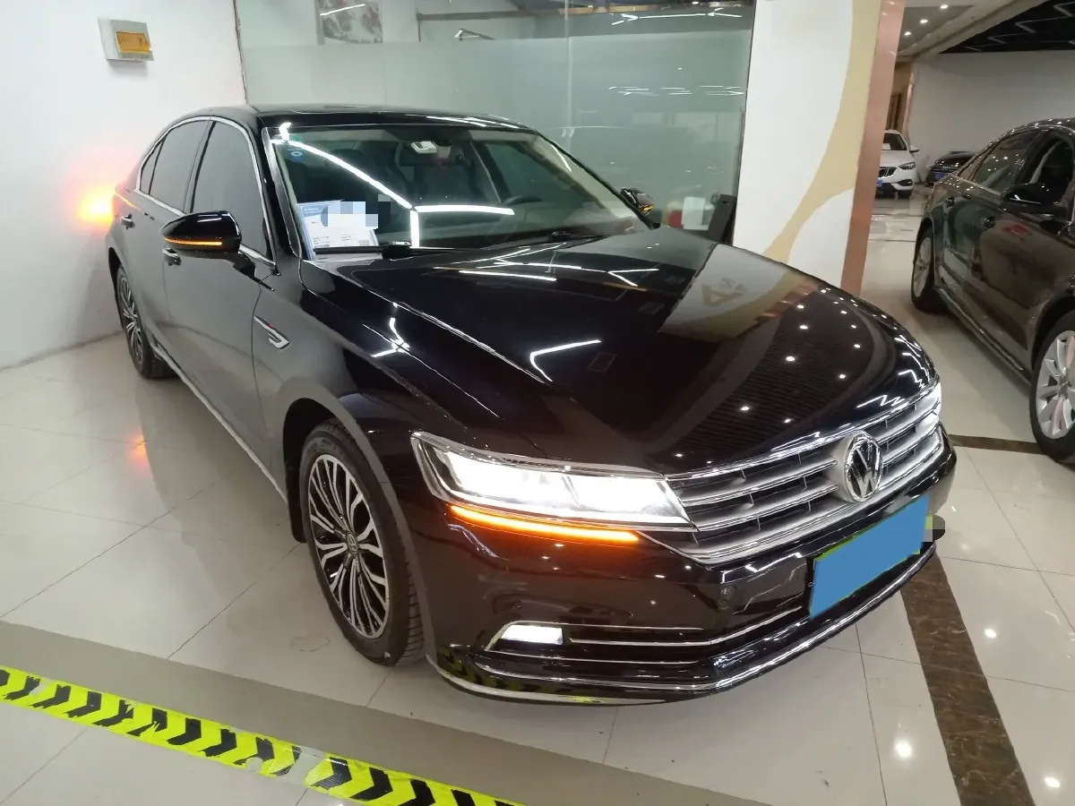 2018 Volkswagen Phideon 2.0T 224HP L4 7DCT,autocango,china used car exporter,china ev exporter,chinese used car exporter,chinese used ev exporter