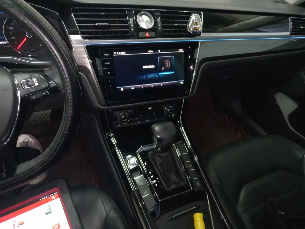 2018 Volkswagen Phideon 2.0T 224HP L4 7DCT,autocango,china used car exporter,china ev exporter,chinese used car exporter,chinese used ev exporter