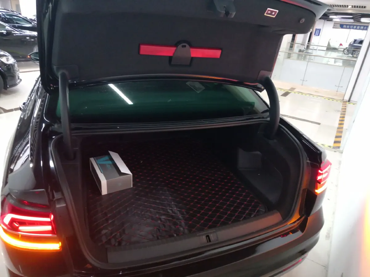 2018 Volkswagen Phideon 2.0T 224HP L4 7DCT,autocango,china used car exporter,china ev exporter,chinese used car exporter,chinese used ev exporter