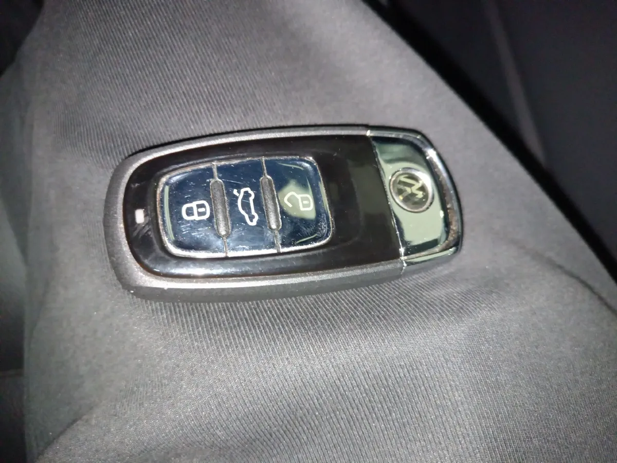 2018 Volkswagen Phideon 2.0T 224HP L4 7DCT,autocango,china used car exporter,china ev exporter,chinese used car exporter,chinese used ev exporter