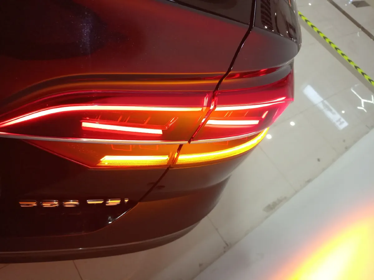 2018 Volkswagen Phideon 2.0T 224HP L4 7DCT,autocango,china used car exporter,china ev exporter,chinese used car exporter,chinese used ev exporter