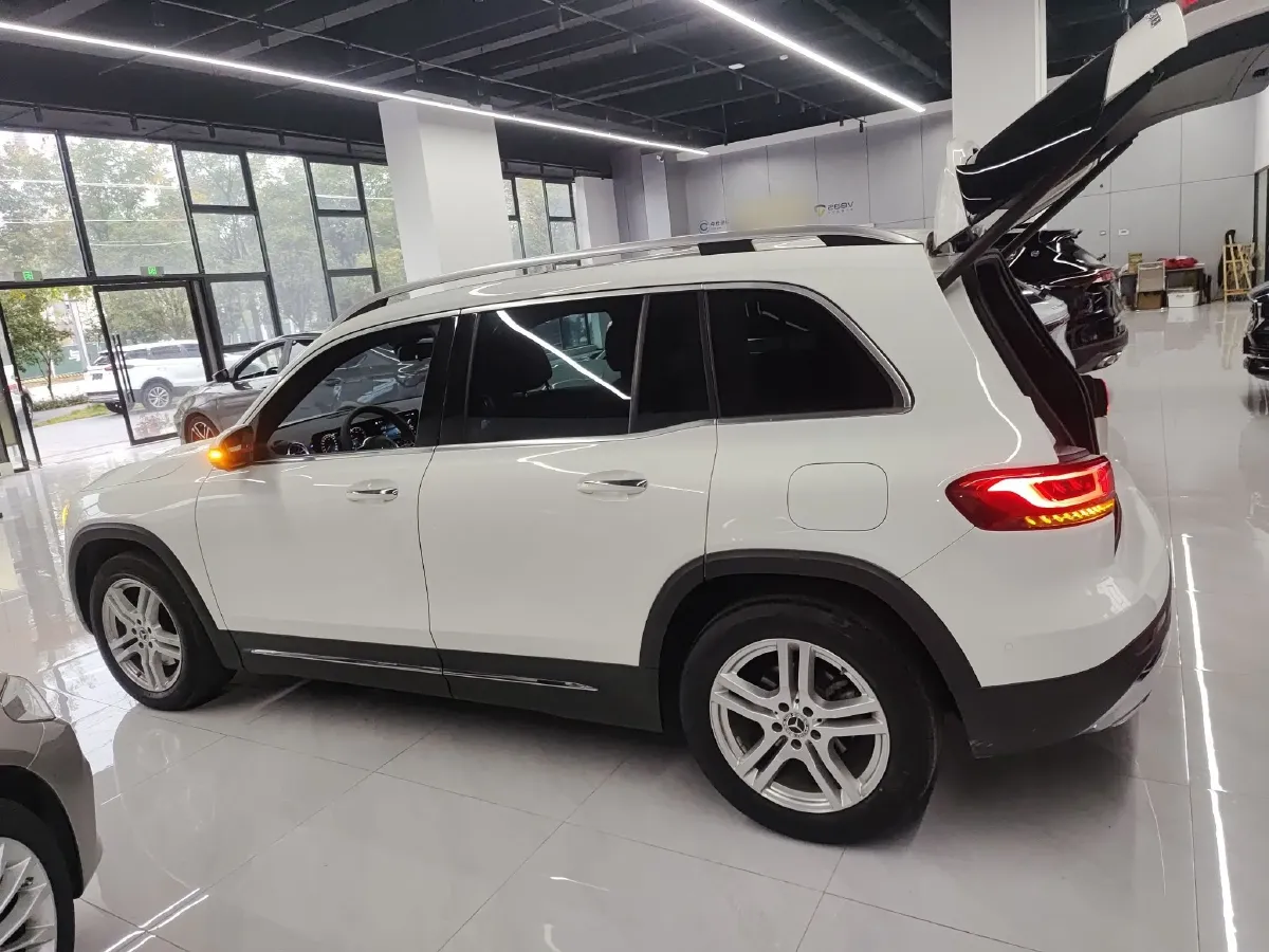 2022 Mercedes-Benz GLB Class 2.0T 190HP L4 8DCT,autocango,china used car exporter,china ev exporter,chinese used car exporter,chinese used ev exporter