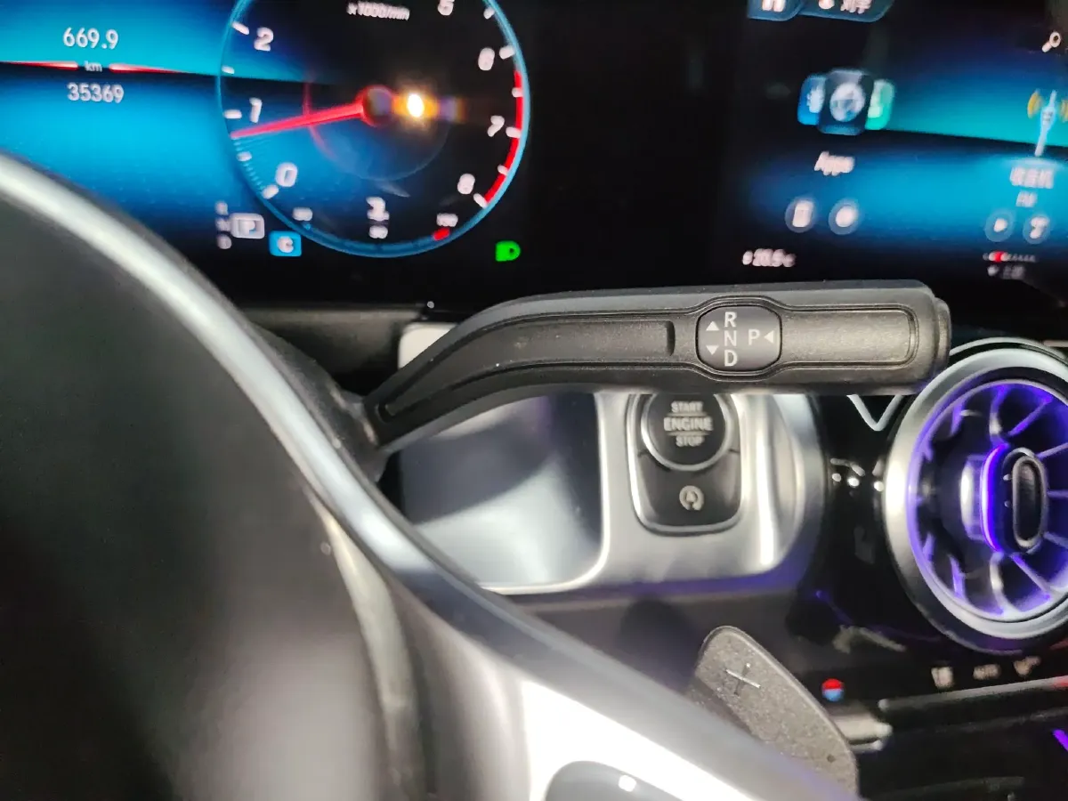 2022 Mercedes-Benz GLB Class 2.0T 190HP L4 8DCT,autocango,china used car exporter,china ev exporter,chinese used car exporter,chinese used ev exporter