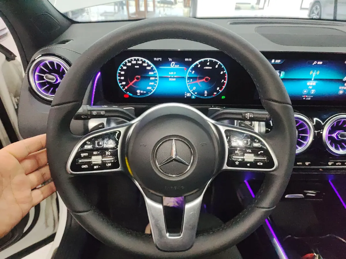 2022 Mercedes-Benz GLB Class 2.0T 190HP L4 8DCT,autocango,china used car exporter,china ev exporter,chinese used car exporter,chinese used ev exporter