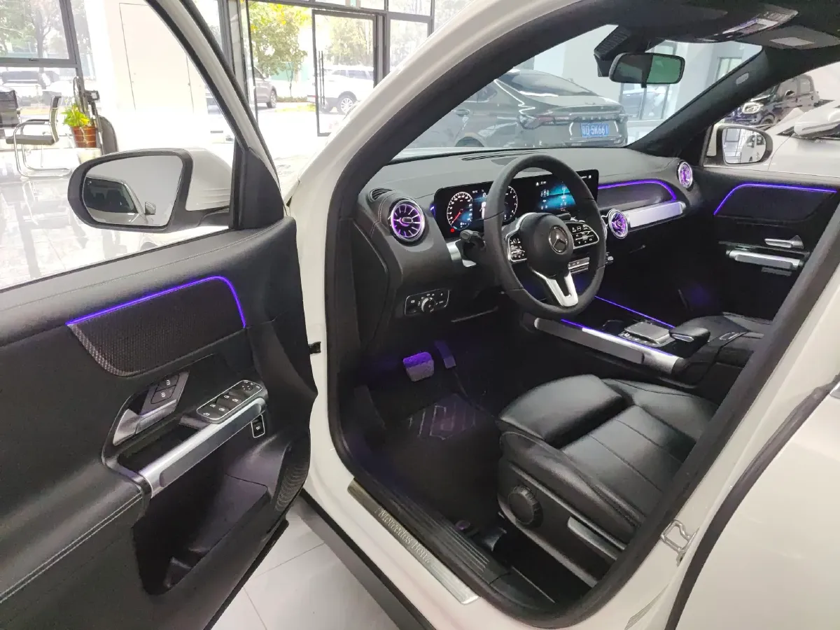 2022 Mercedes-Benz GLB Class 2.0T 190HP L4 8DCT,autocango,china used car exporter,china ev exporter,chinese used car exporter,chinese used ev exporter