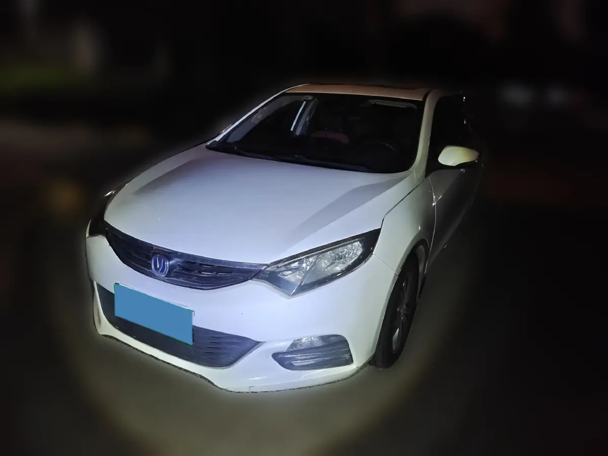 2015 ChangAn Eado XT 1.6L 125HP L4 5MT