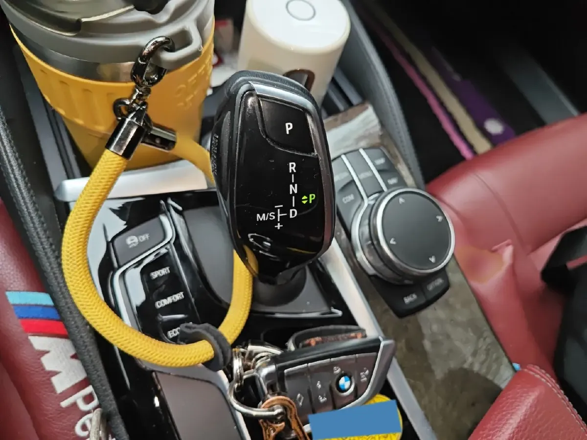 2019 BMW 5 Series 2.0T 252HP L4 8AT,autocango,china used car exporter,china ev exporter,chinese used car exporter,chinese used ev exporter