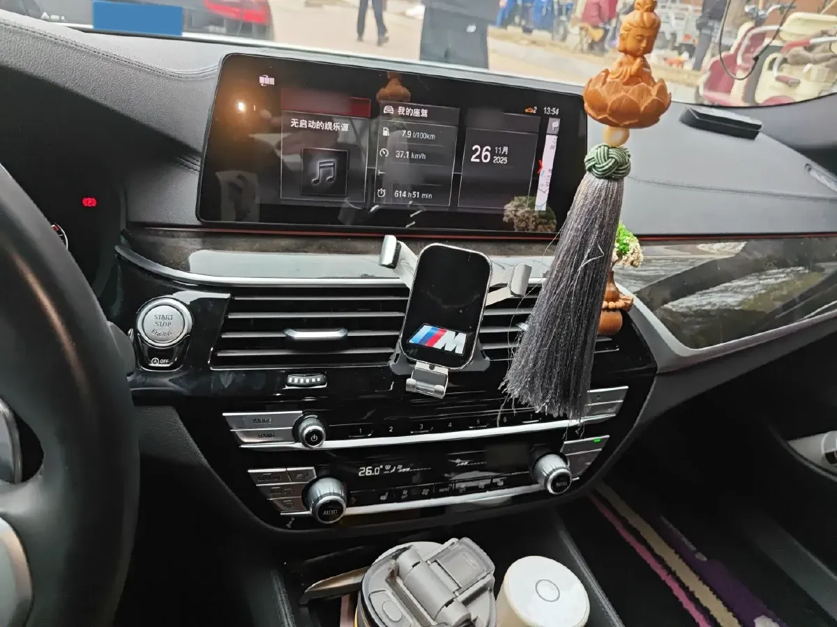 2019 BMW 5 Series 2.0T 252HP L4 8AT,autocango,china used car exporter,china ev exporter,chinese used car exporter,chinese used ev exporter