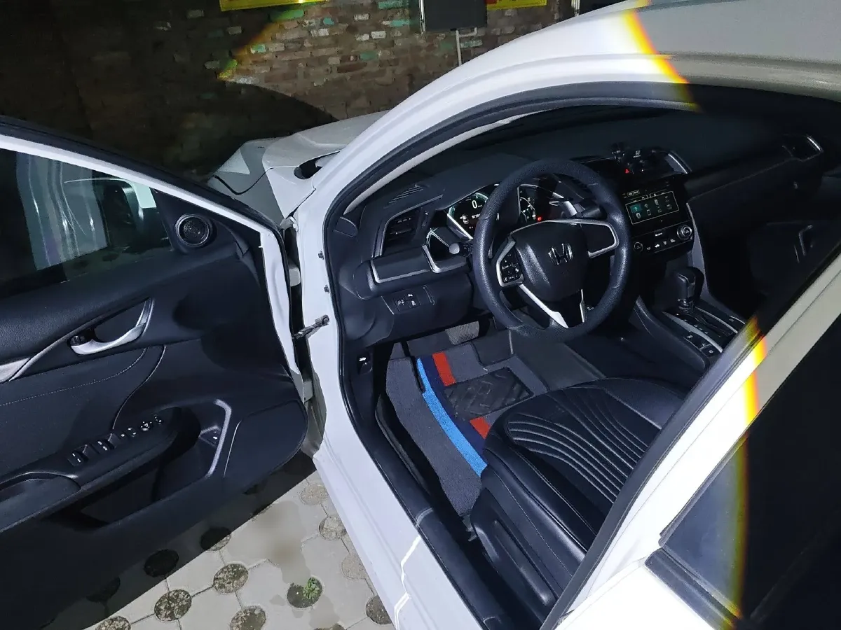 2016 Honda Civic 1.5T 177HP L4 CVT,autocango,china used car exporter,china ev exporter,chinese used car exporter,chinese used ev exporter