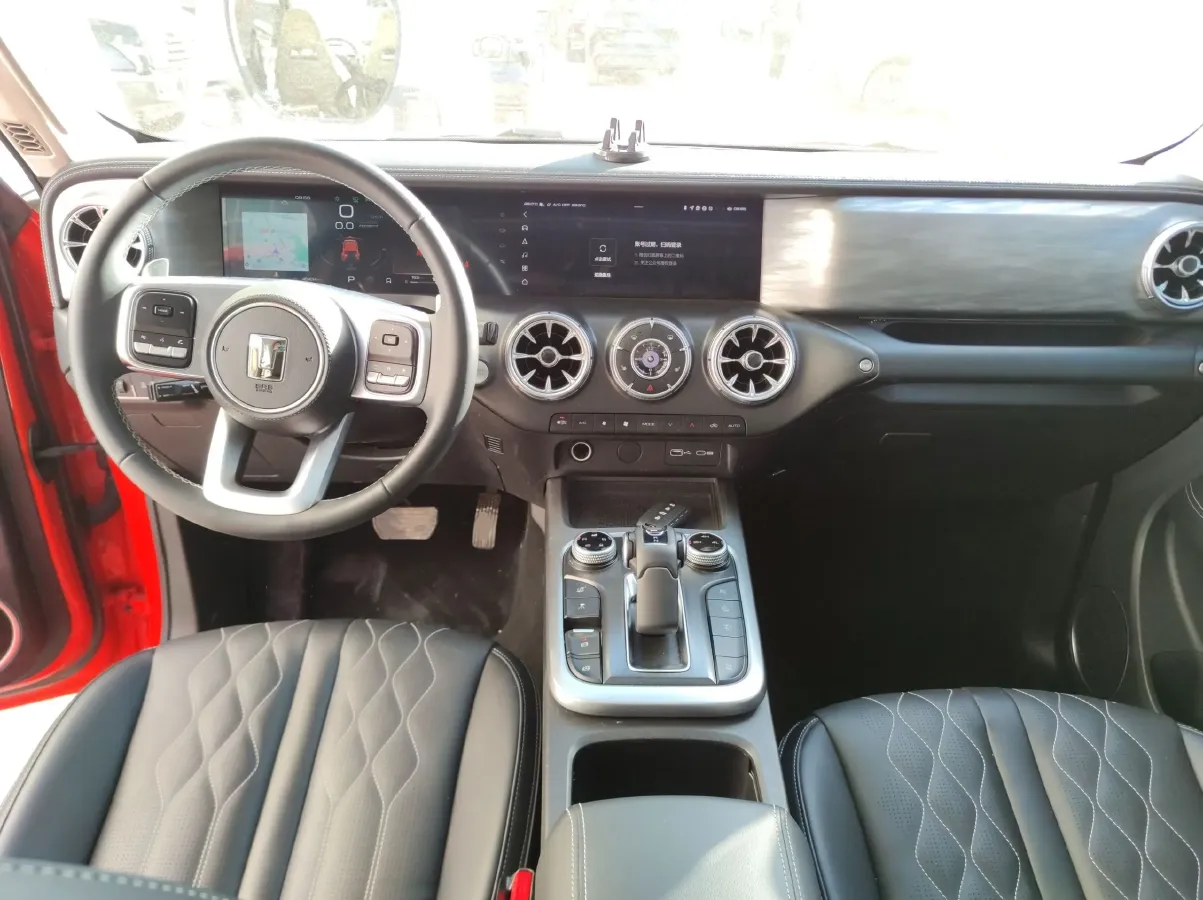 2024 Tank 300 2.0T 227HP L4 8AT,autocango,china used car exporter,china ev exporter,chinese used car exporter,chinese used ev exporter