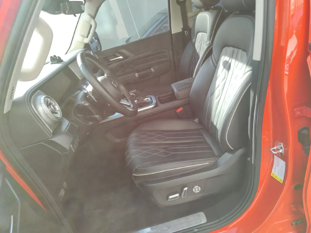 2024 Tank 300 2.0T 227HP L4 8AT,autocango,china used car exporter,china ev exporter,chinese used car exporter,chinese used ev exporter