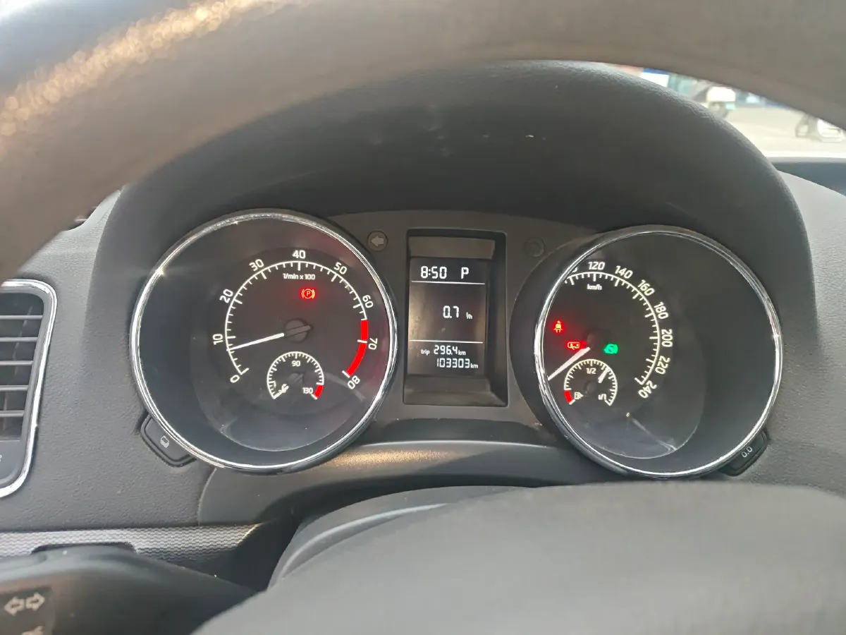 2016 Skoda Yeti 1.4T 150HP L4 7DCT,autocango,china used car exporter,china ev exporter,chinese used car exporter,chinese used ev exporter