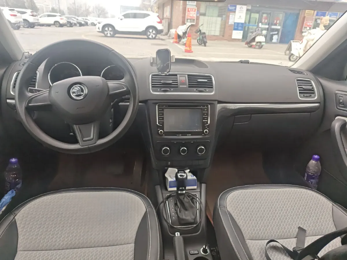 2016 Skoda Yeti 1.4T 150HP L4 7DCT,autocango,china used car exporter,china ev exporter,chinese used car exporter,chinese used ev exporter