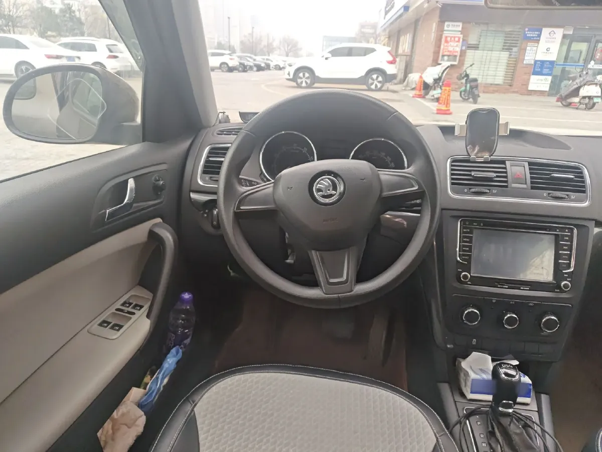 2016 Skoda Yeti 1.4T 150HP L4 7DCT,autocango,china used car exporter,china ev exporter,chinese used car exporter,chinese used ev exporter