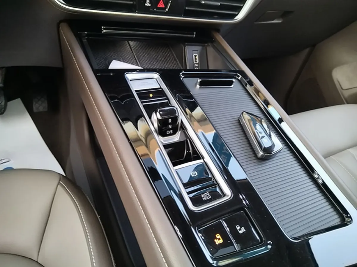 2024 Volkswagen Viloran 2.0T 186HP L4 7DCT,autocango,china used car exporter,china ev exporter,chinese used car exporter,chinese used ev exporter