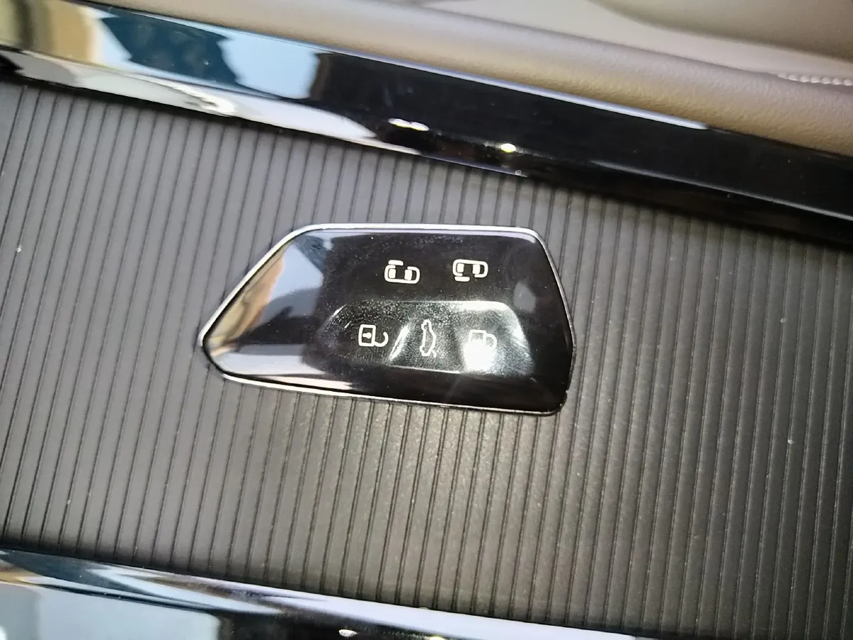 2024 Volkswagen Viloran 2.0T 186HP L4 7DCT,autocango,china used car exporter,china ev exporter,chinese used car exporter,chinese used ev exporter