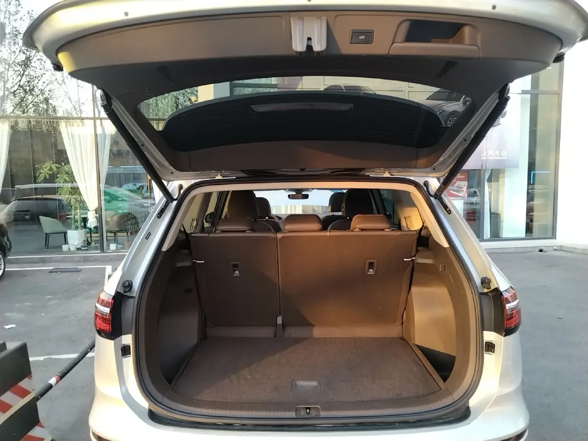 2024 Volkswagen Viloran 2.0T 186HP L4 7DCT,autocango,china used car exporter,china ev exporter,chinese used car exporter,chinese used ev exporter