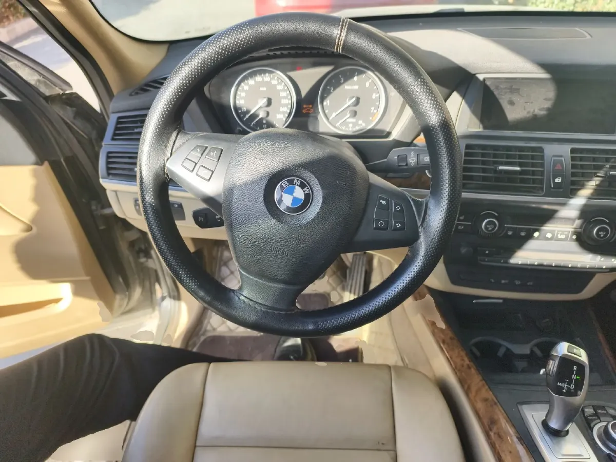 2013 BMW X5 3.0T 306HP L6 8AT,autocango,china used car exporter,china ev exporter,chinese used car exporter,chinese used ev exporter