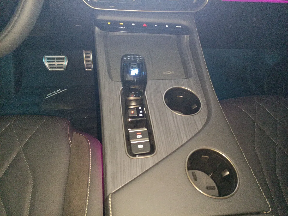 2024 Jetour ShanHai L9 1.5T 156HP L4 2DHT PHEV 19.43KWH,autocango,china used car exporter,china ev exporter,chinese used car exporter,chinese used ev exporter