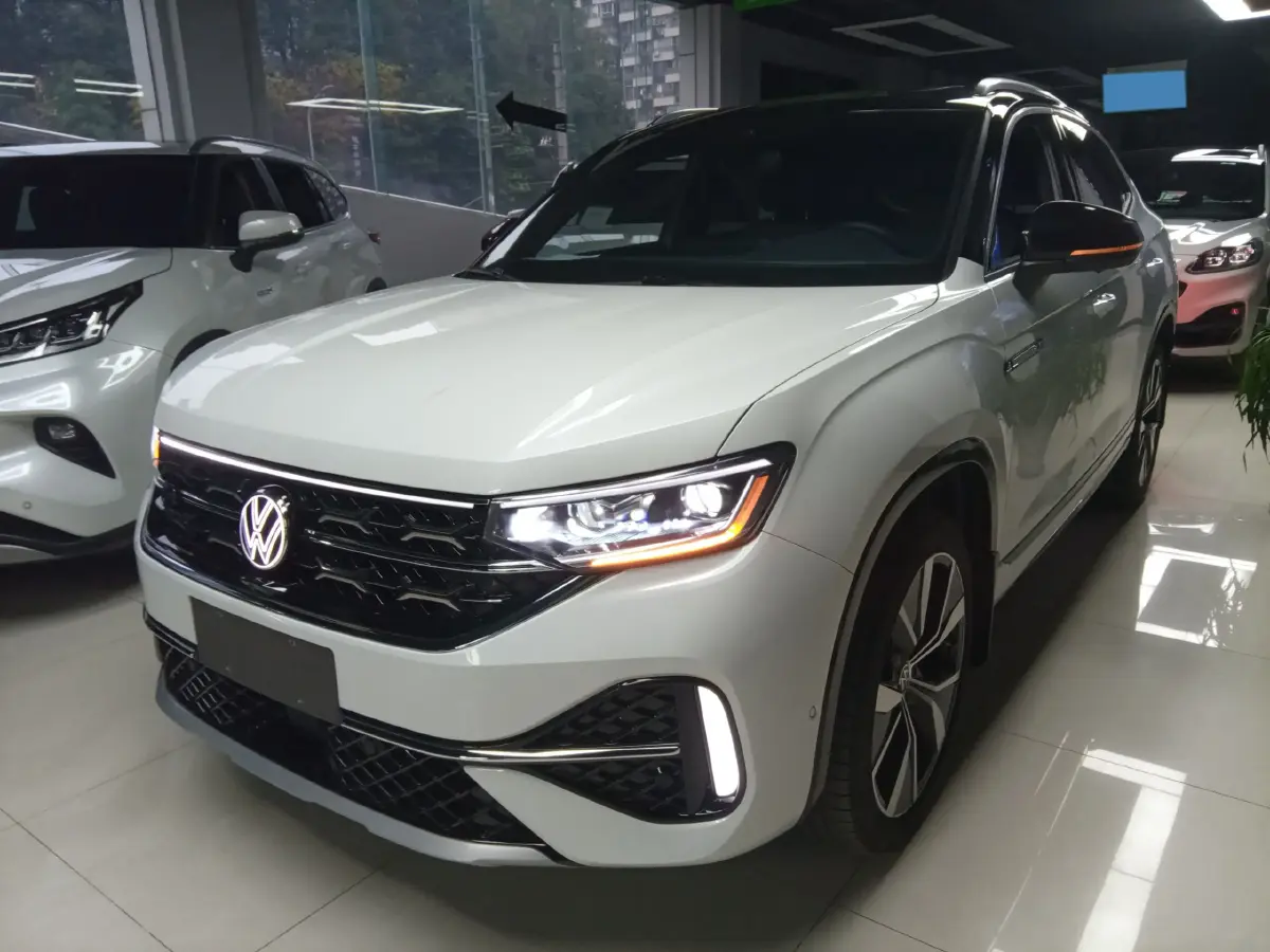 2023 Toyota Camry 2.5L 178HP L4 E-CVT Hybrid