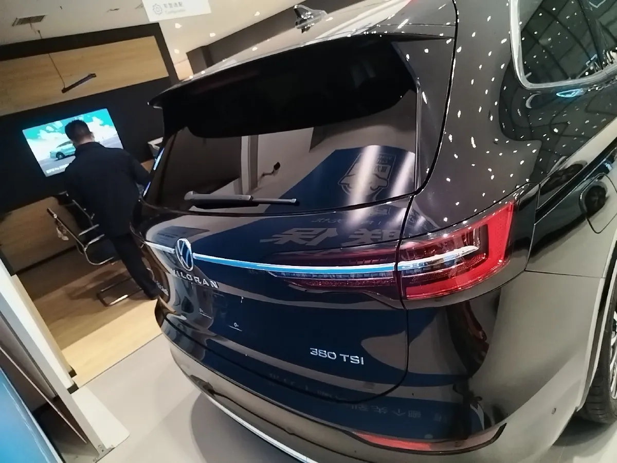 2024 Volkswagen Viloran 2.0T 220HP L4 7DCT,autocango,china used car exporter,china ev exporter,chinese used car exporter,chinese used ev exporter