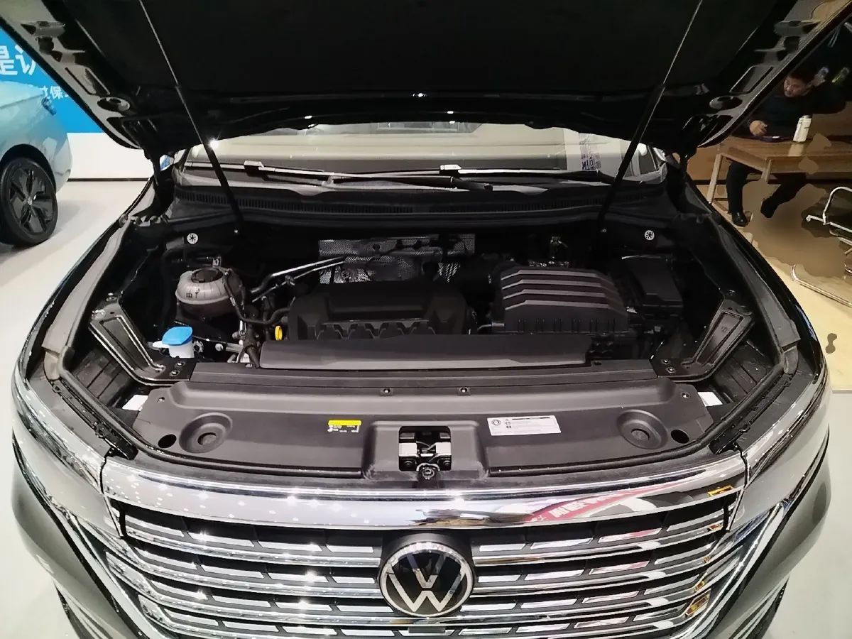 2024 Volkswagen Viloran 2.0T 220HP L4 7DCT,autocango,china used car exporter,china ev exporter,chinese used car exporter,chinese used ev exporter