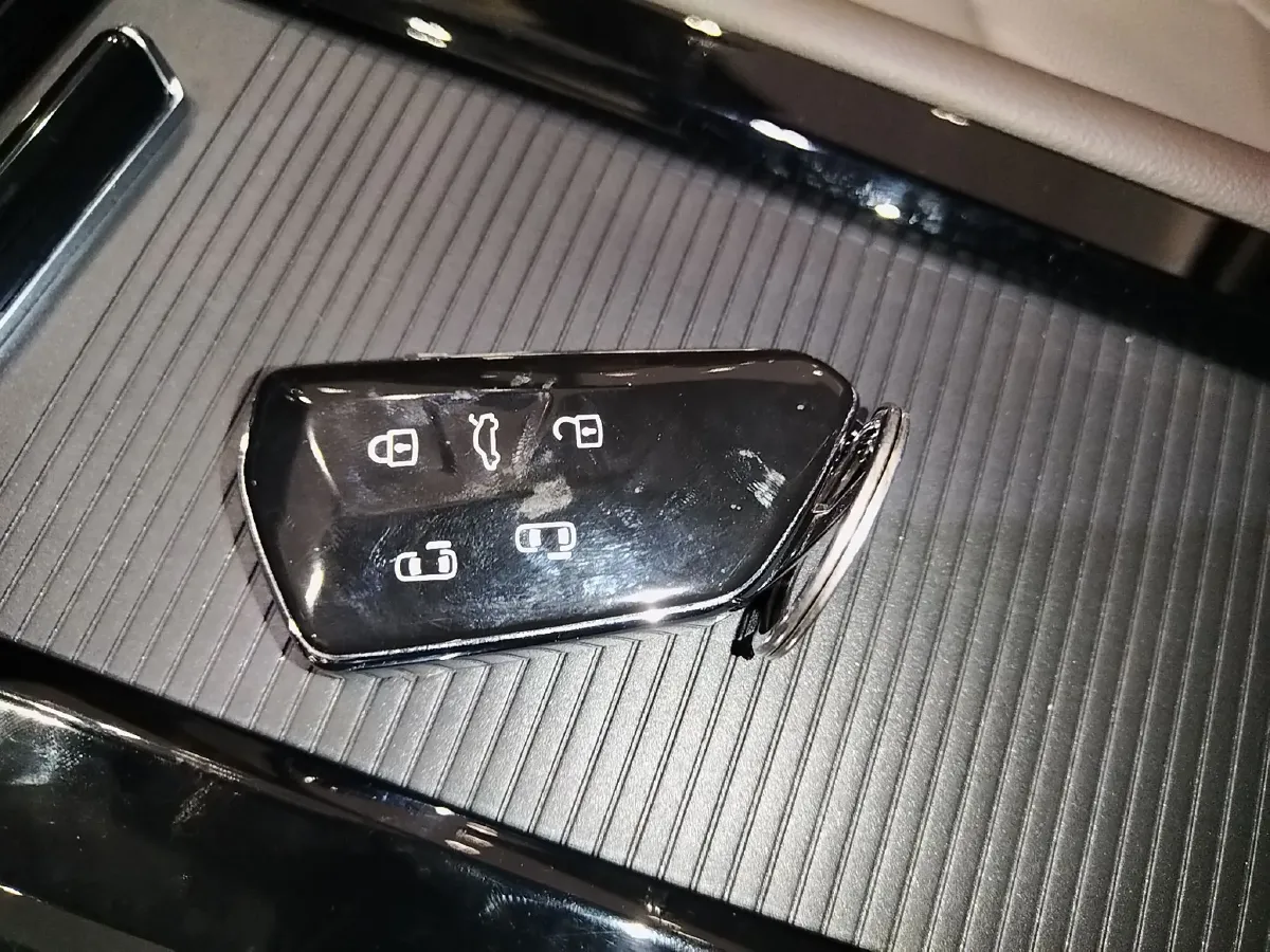 2024 Volkswagen Viloran 2.0T 220HP L4 7DCT,autocango,china used car exporter,china ev exporter,chinese used car exporter,chinese used ev exporter