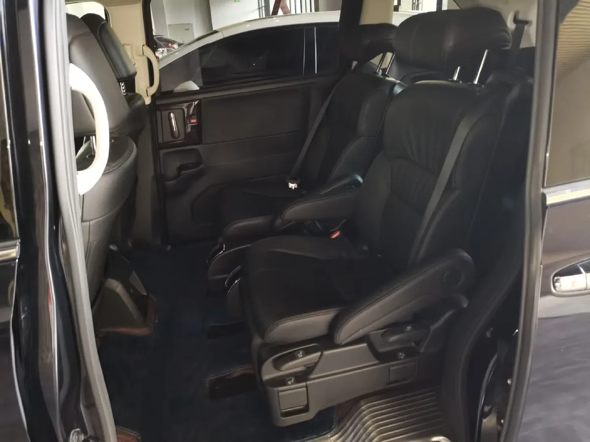 2021 Kia Carnival 2.0T 233HP L4 8AT,autocango,china used car exporter,china ev exporter,chinese used car exporter,chinese used ev exporter