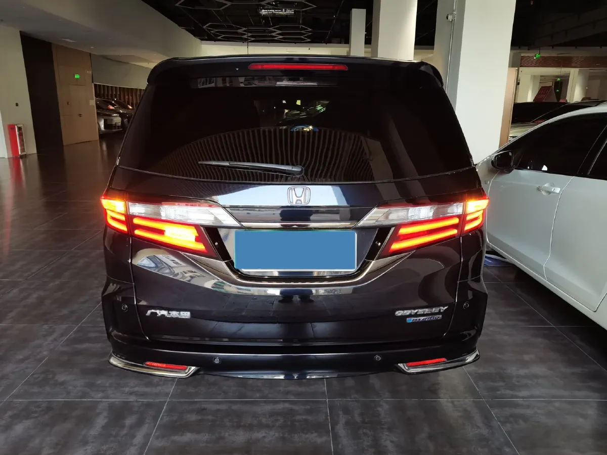 2021 Kia Carnival 2.0T 233HP L4 8AT,autocango,china used car exporter,china ev exporter,chinese used car exporter,chinese used ev exporter