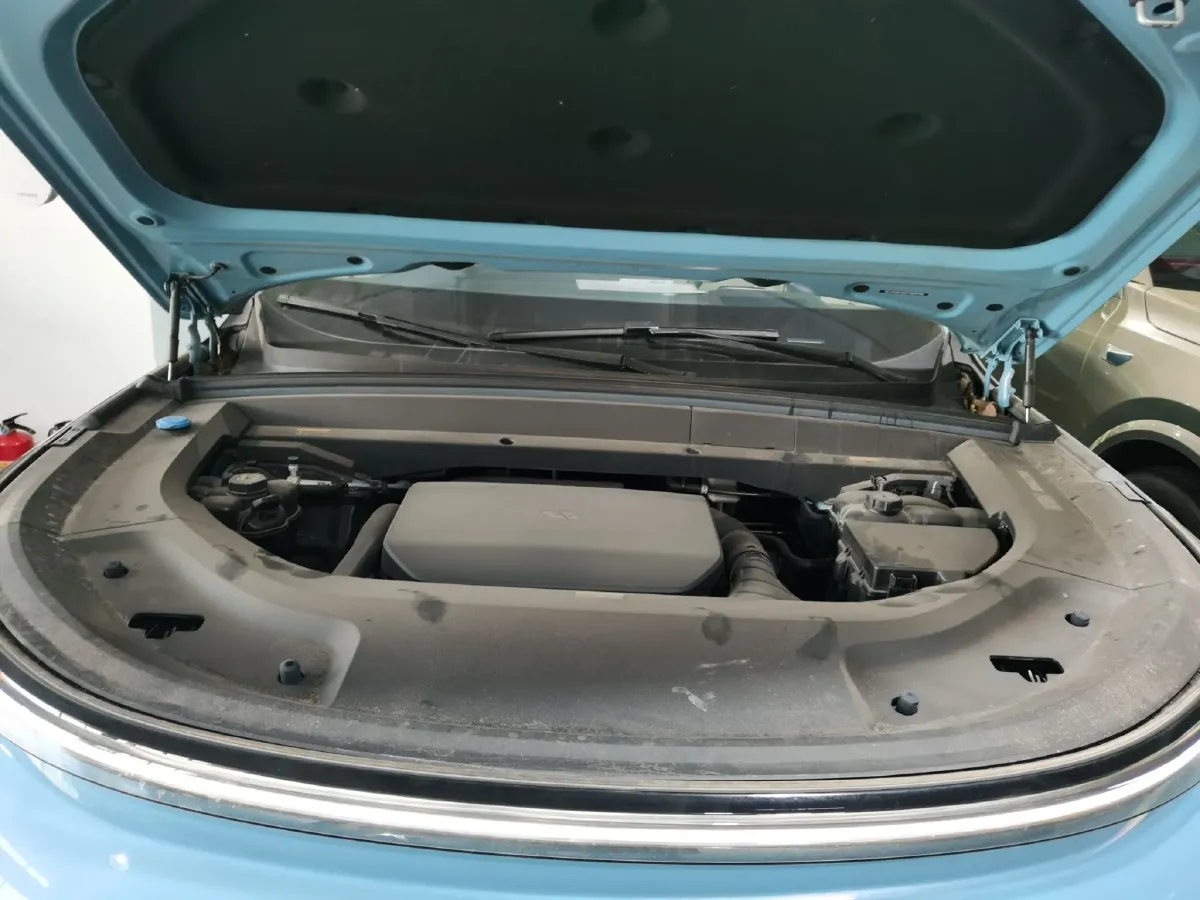 2024 Li L8 Range Extended 154HP REEV 52.3KWH,autocango,china used car exporter,china ev exporter,chinese used car exporter,chinese used ev exporter