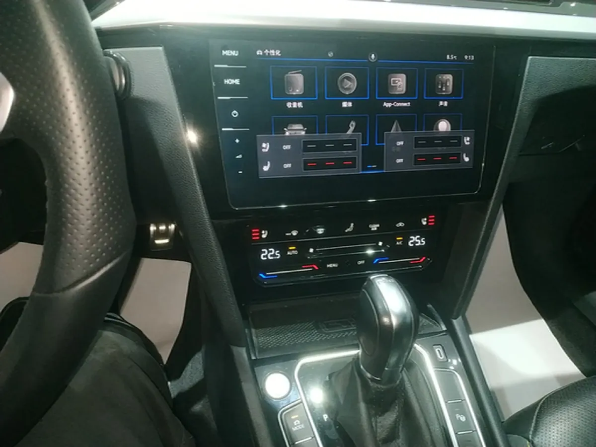 2021 Volkswagen CC 2.0T 220HP L4 7DCT,autocango,china used car exporter,china ev exporter,chinese used car exporter,chinese used ev exporter