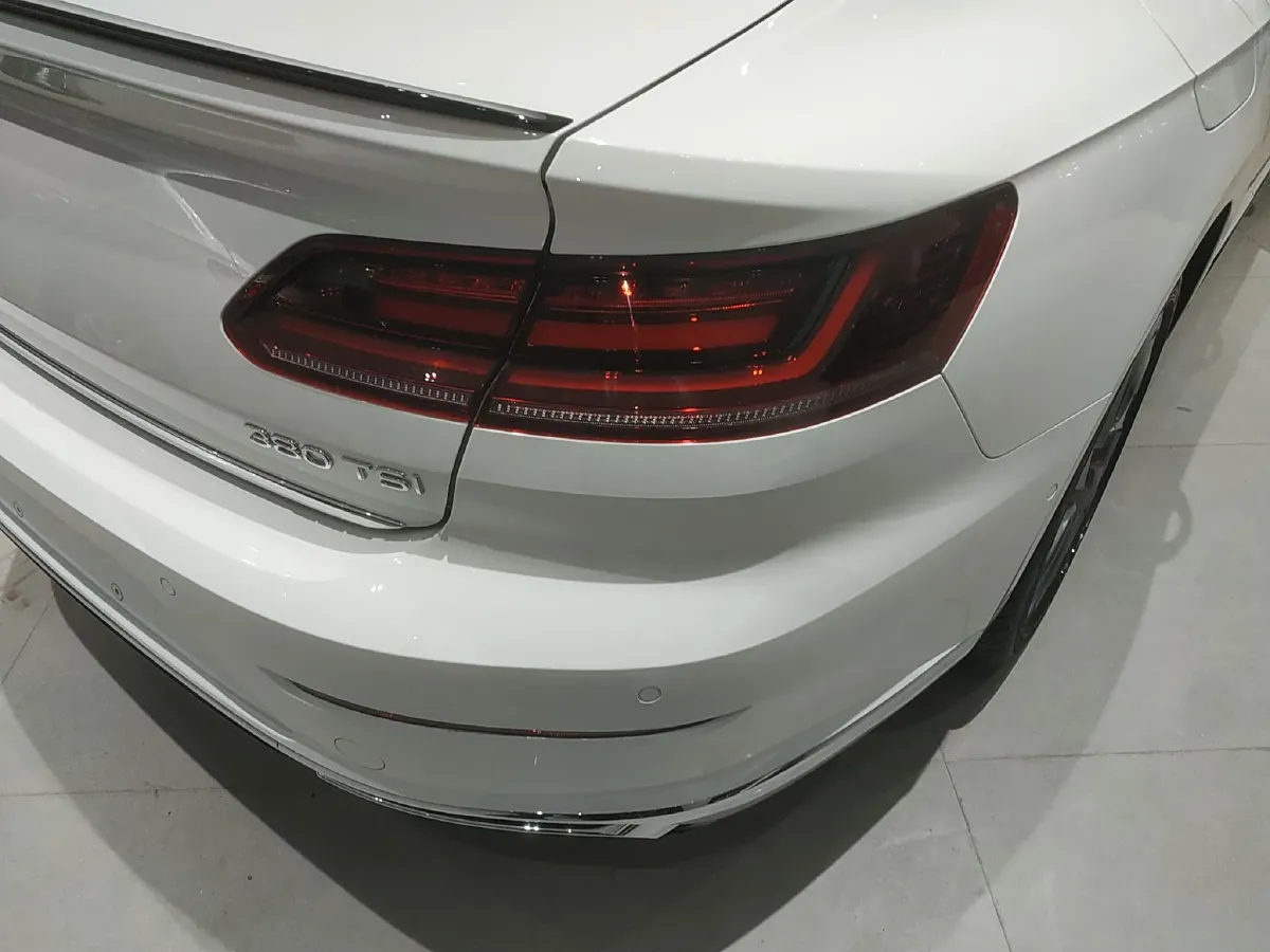 2021 Volkswagen CC 2.0T 220HP L4 7DCT,autocango,china used car exporter,china ev exporter,chinese used car exporter,chinese used ev exporter