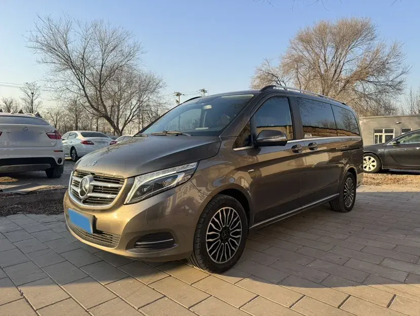 2017 Mercedes-Benz V Class 2.0T 211HP L4 7AT