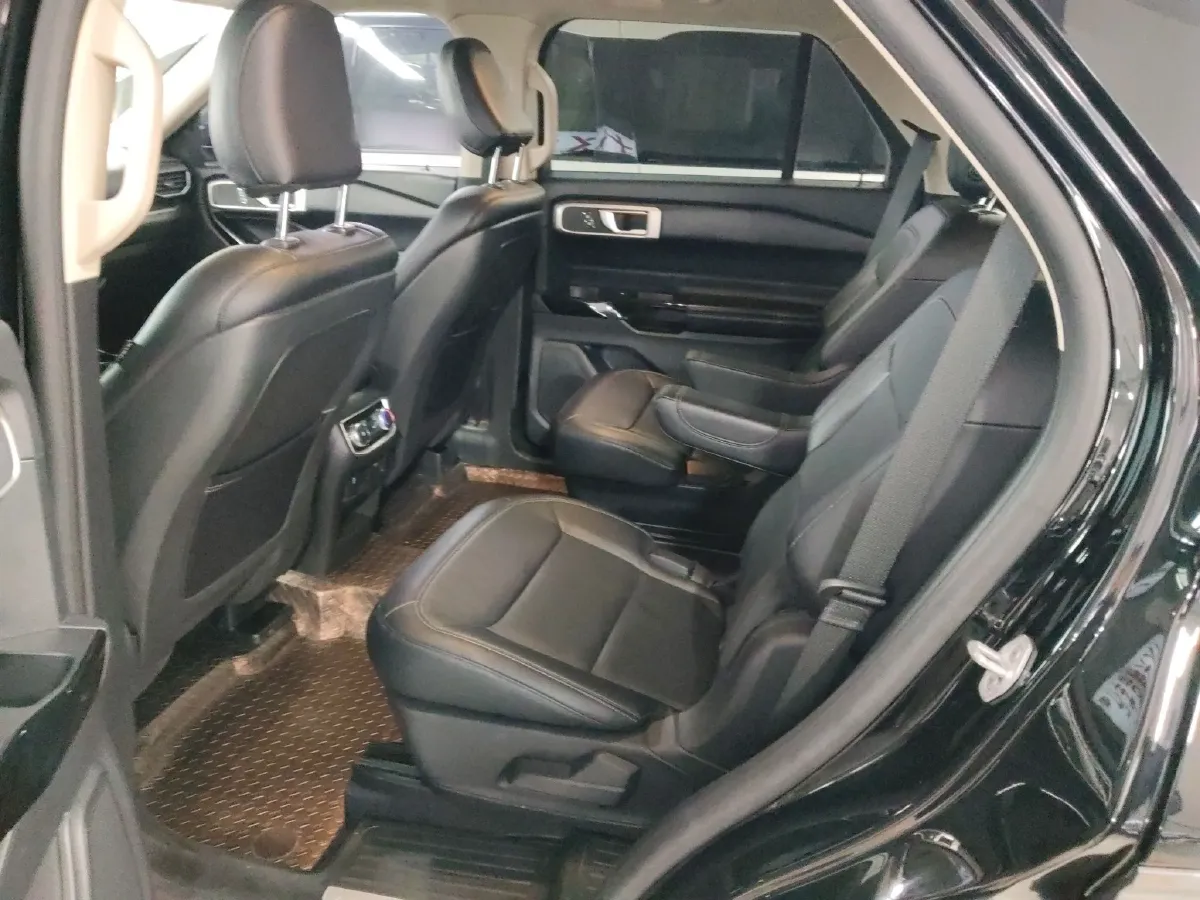 2020 Ford Explorer 2.3T 276HP L4 10AT,autocango,china used car exporter,china ev exporter,chinese used car exporter,chinese used ev exporter