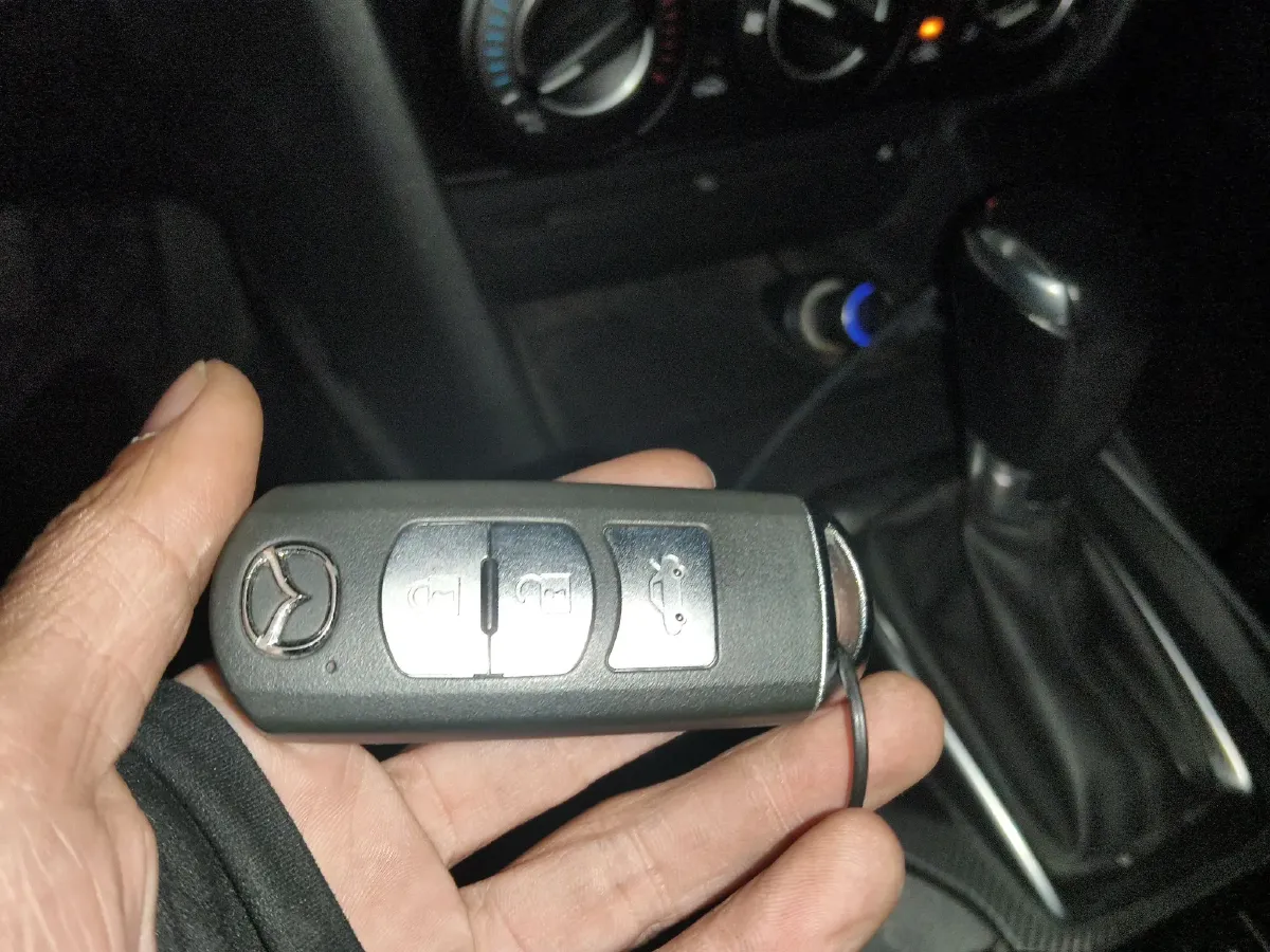 2014 Mazda 3 Axela 1.5L 117HP L4 6AT,autocango,china used car exporter,china ev exporter,chinese used car exporter,chinese used ev exporter