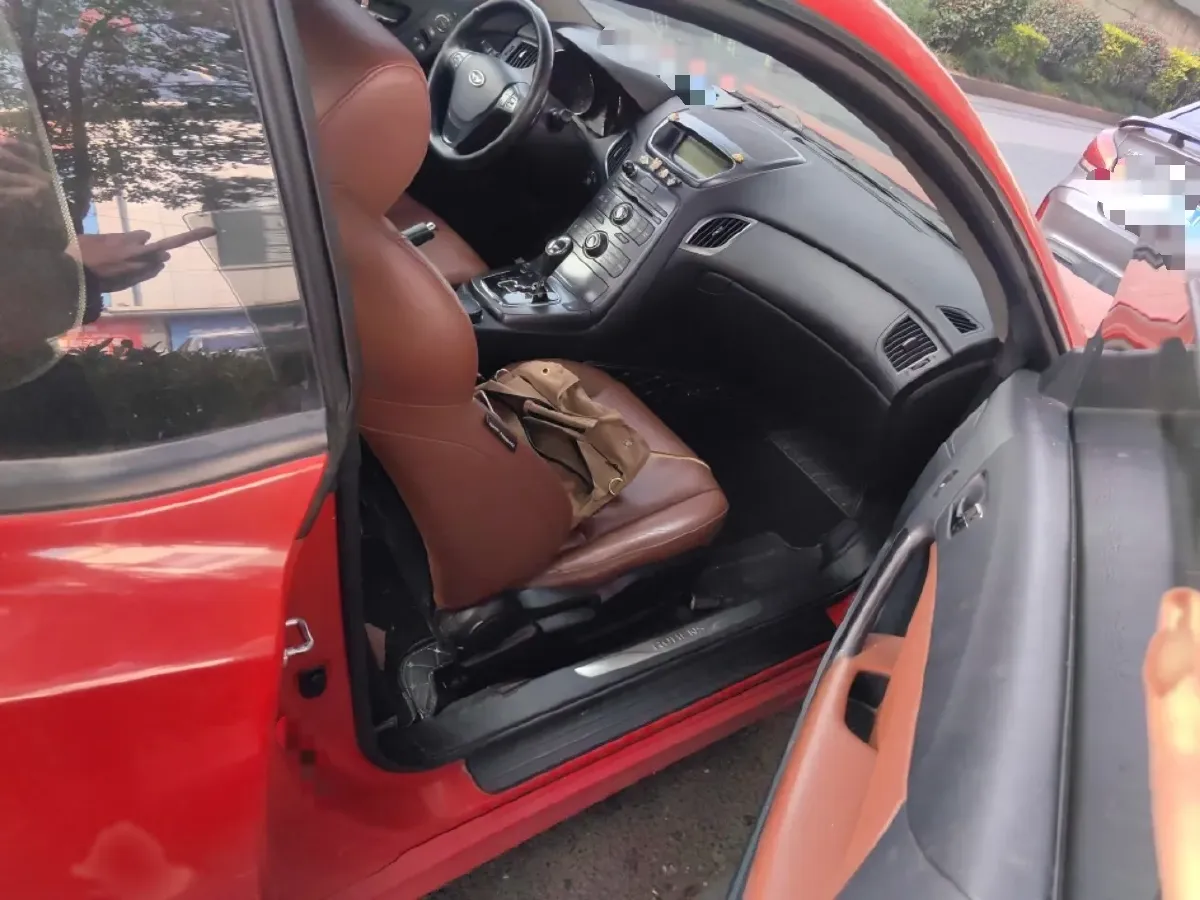 2009 Hyundai Rohens-Coupe 2.0T 210HP L4 5AT,autocango,china used car exporter,china ev exporter,chinese used car exporter,chinese used ev exporter