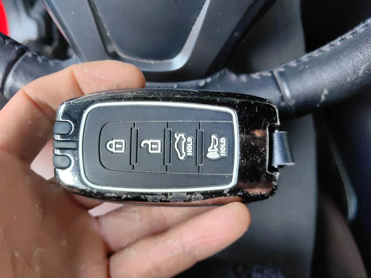 2009 Hyundai Rohens-Coupe 2.0T 210HP L4 5AT,autocango,china used car exporter,china ev exporter,chinese used car exporter,chinese used ev exporter