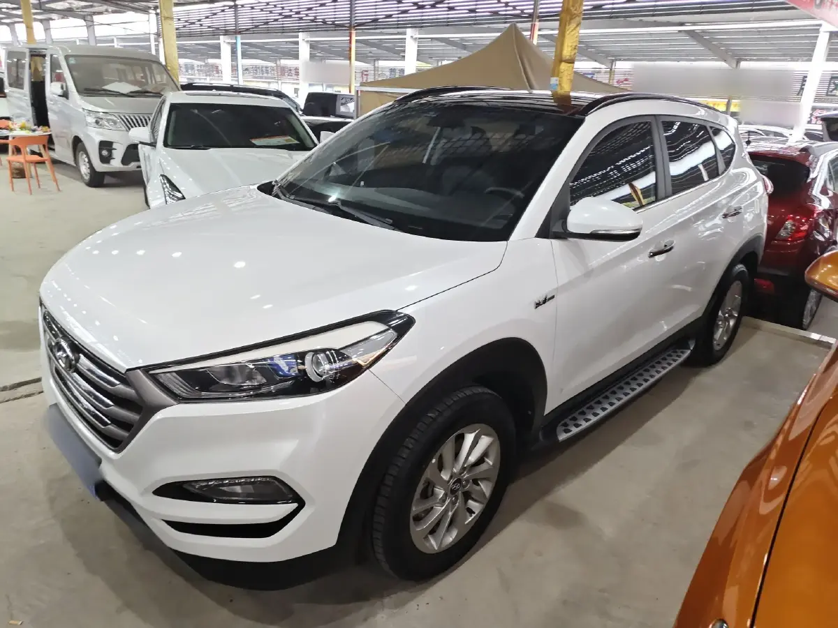 2018 HongQi H5 1.8T 186HP L4 6AT