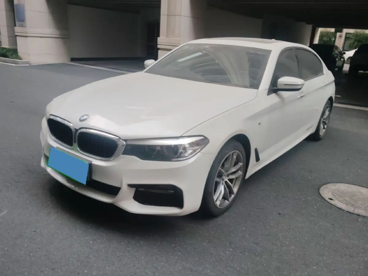 2018 BMW 5 Series 2.0T 184HP L4 8AT