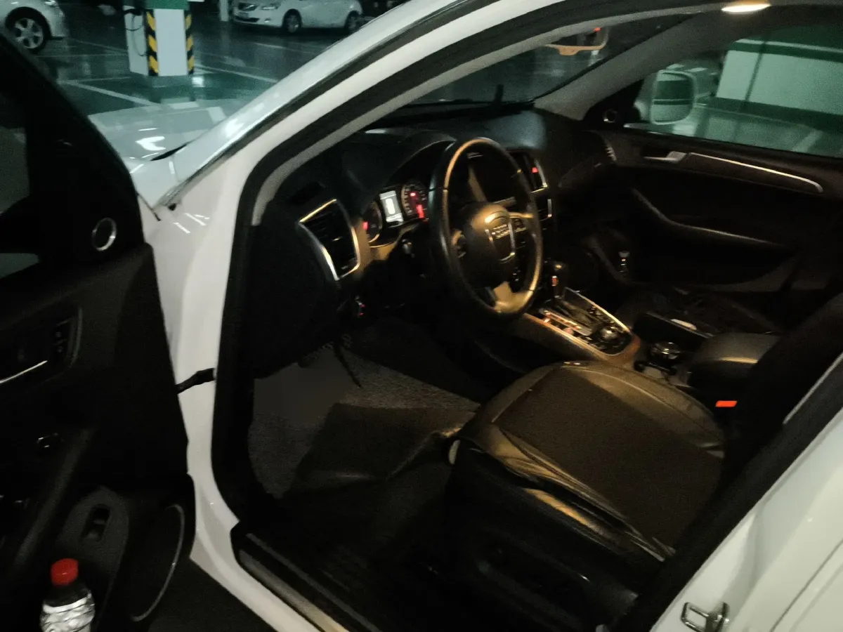 2010 Audi Q5 3.2L 270HP V6 7DCT,autocango,china used car exporter,china ev exporter,chinese used car exporter,chinese used ev exporter