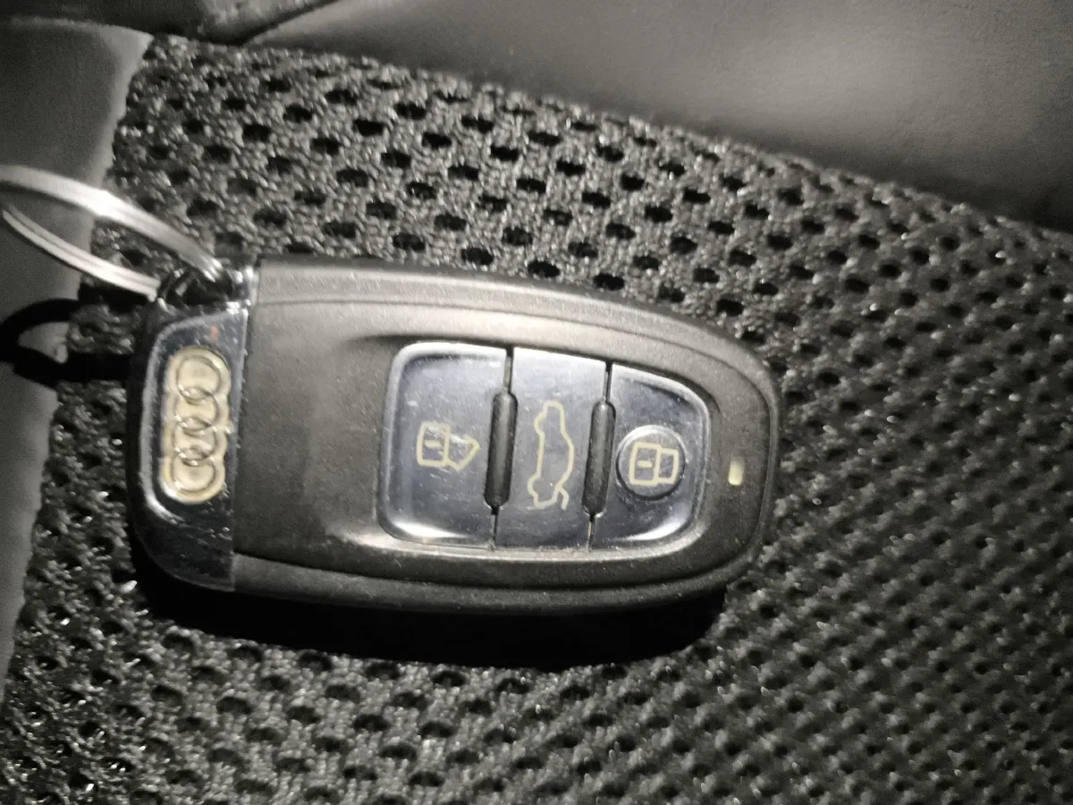 2010 Audi Q5 3.2L 270HP V6 7DCT,autocango,china used car exporter,china ev exporter,chinese used car exporter,chinese used ev exporter