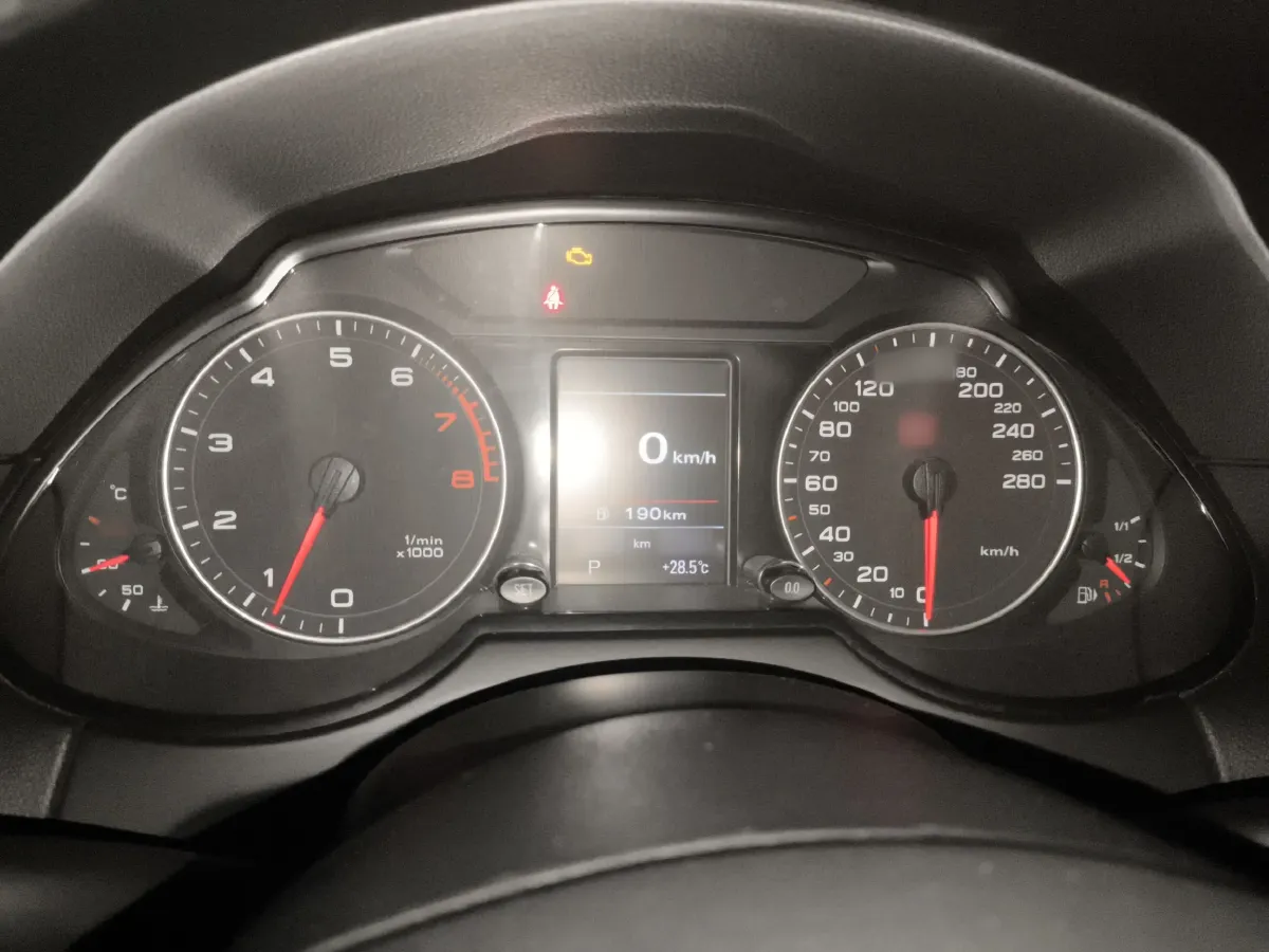 2010 Audi Q5 3.2L 270HP V6 7DCT,autocango,china used car exporter,china ev exporter,chinese used car exporter,chinese used ev exporter