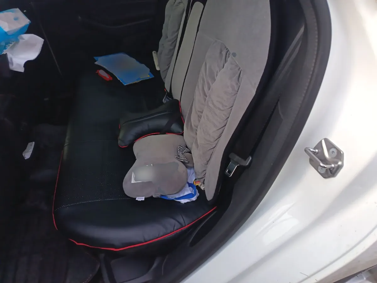 2015 Ford Focus 1.6L 125HP L4 6DCT,autocango,china used car exporter,china ev exporter,chinese used car exporter,chinese used ev exporter