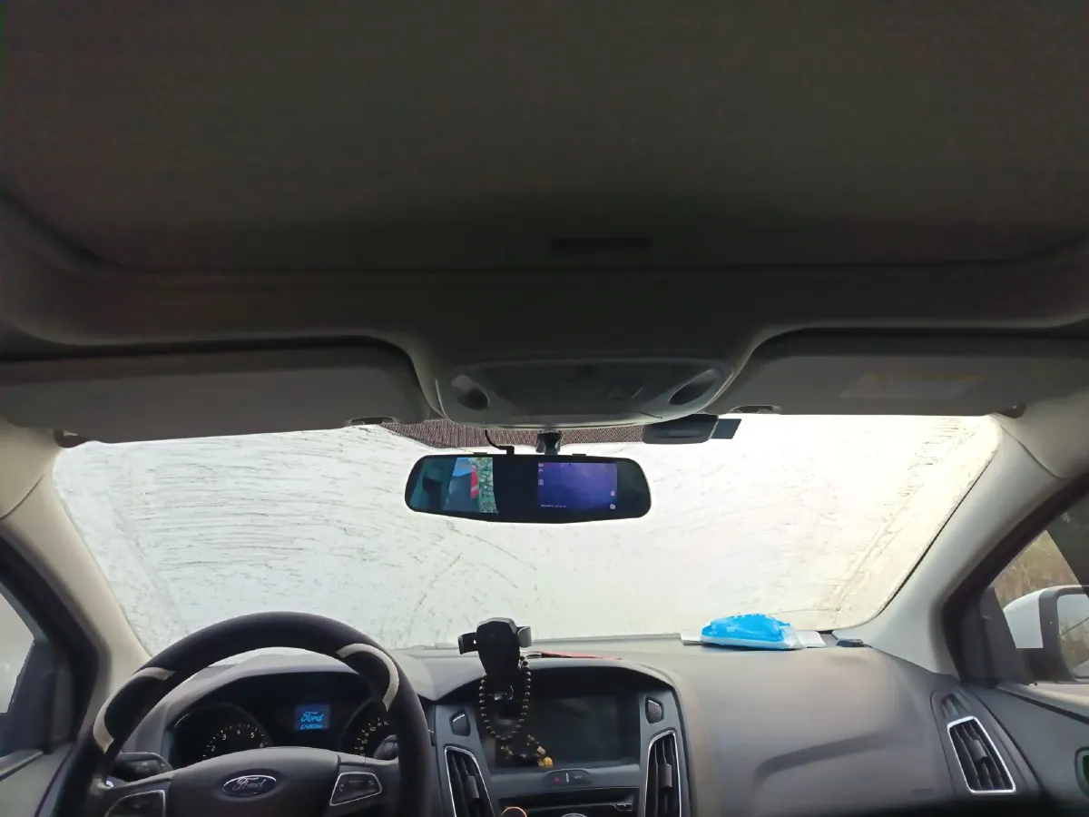 2015 Ford Focus 1.6L 125HP L4 6DCT,autocango,china used car exporter,china ev exporter,chinese used car exporter,chinese used ev exporter